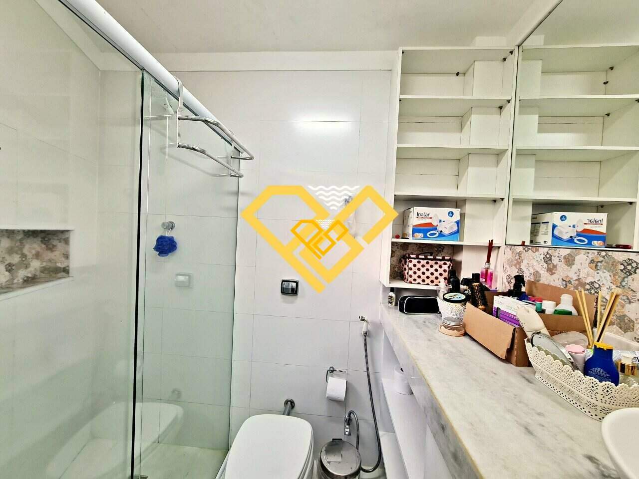 Sobreposta Baixa à venda no Ponta da Praia: WC suite 3