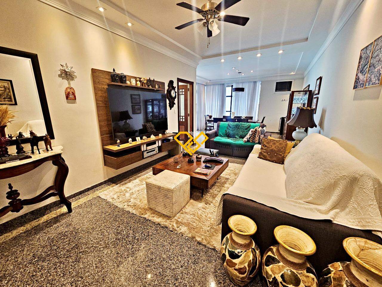 Apartamento à venda no Ponta da Praia: Sala