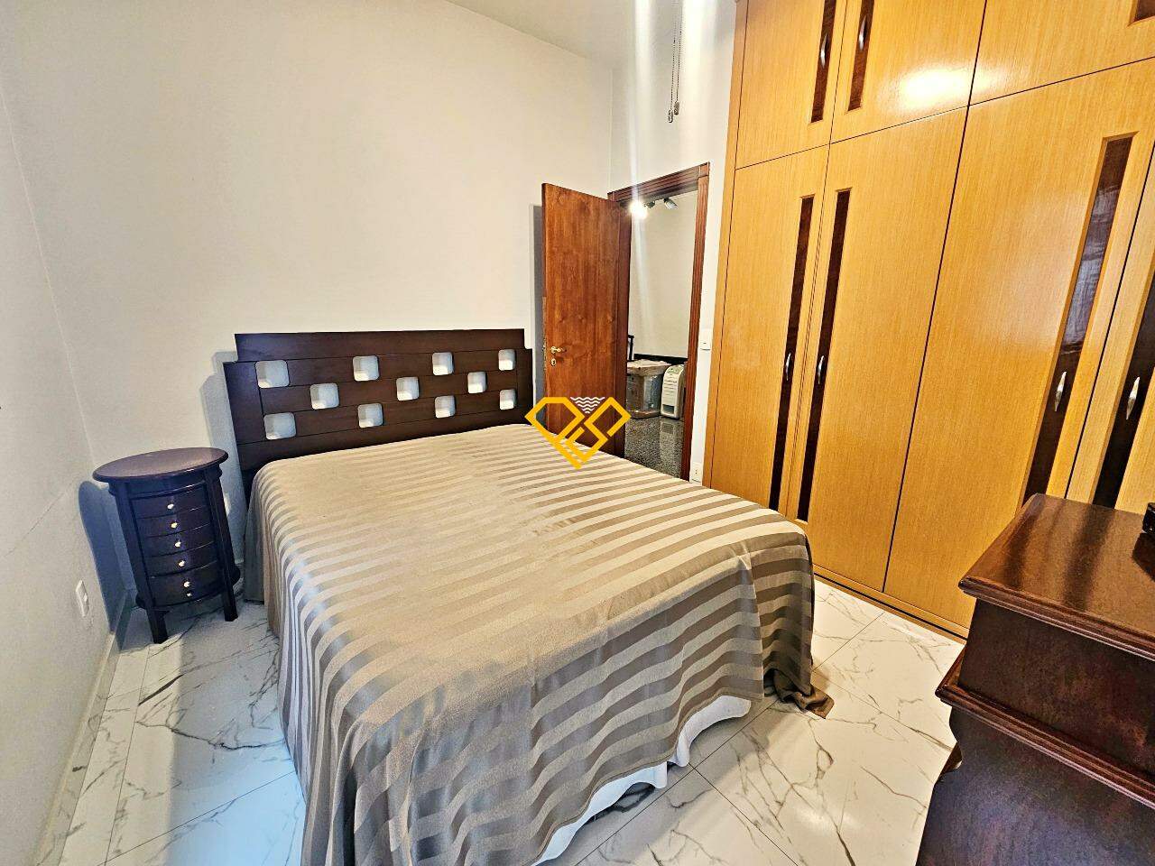 Apartamento à venda no Ponta da Praia: Suíte 1