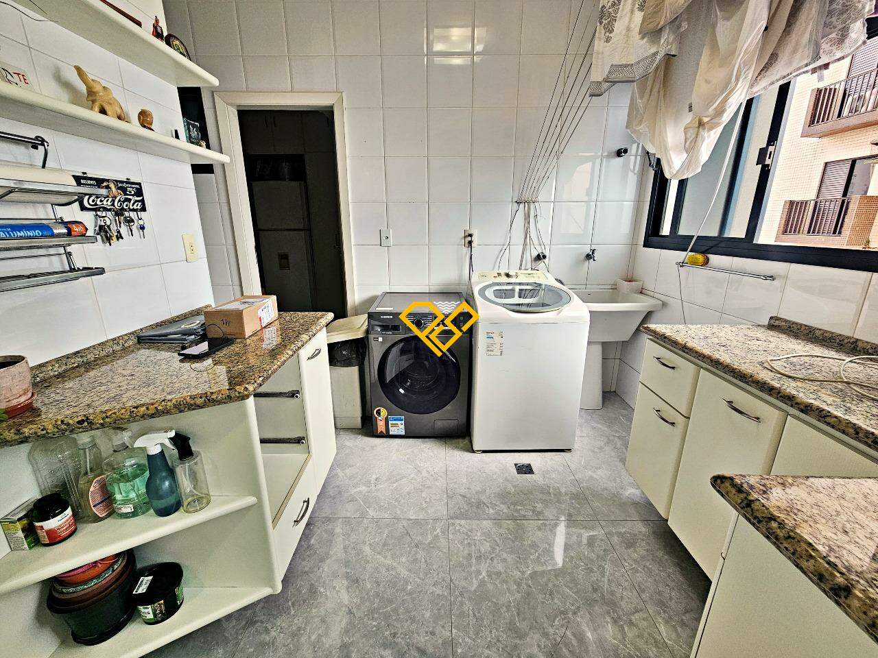 Apartamento à venda no Ponta da Praia: Área de serviço