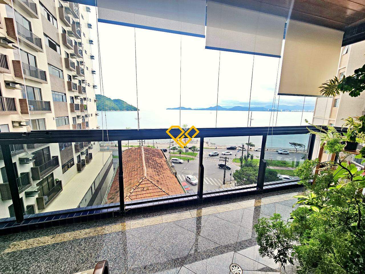 Apartamento à venda no Ponta da Praia: Varanda