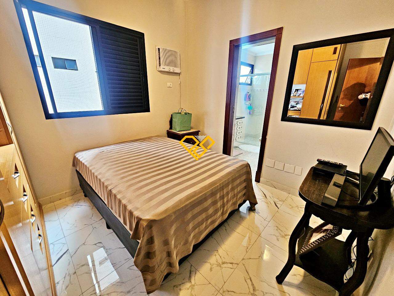 Apartamento à venda no Ponta da Praia: Suíte 2
