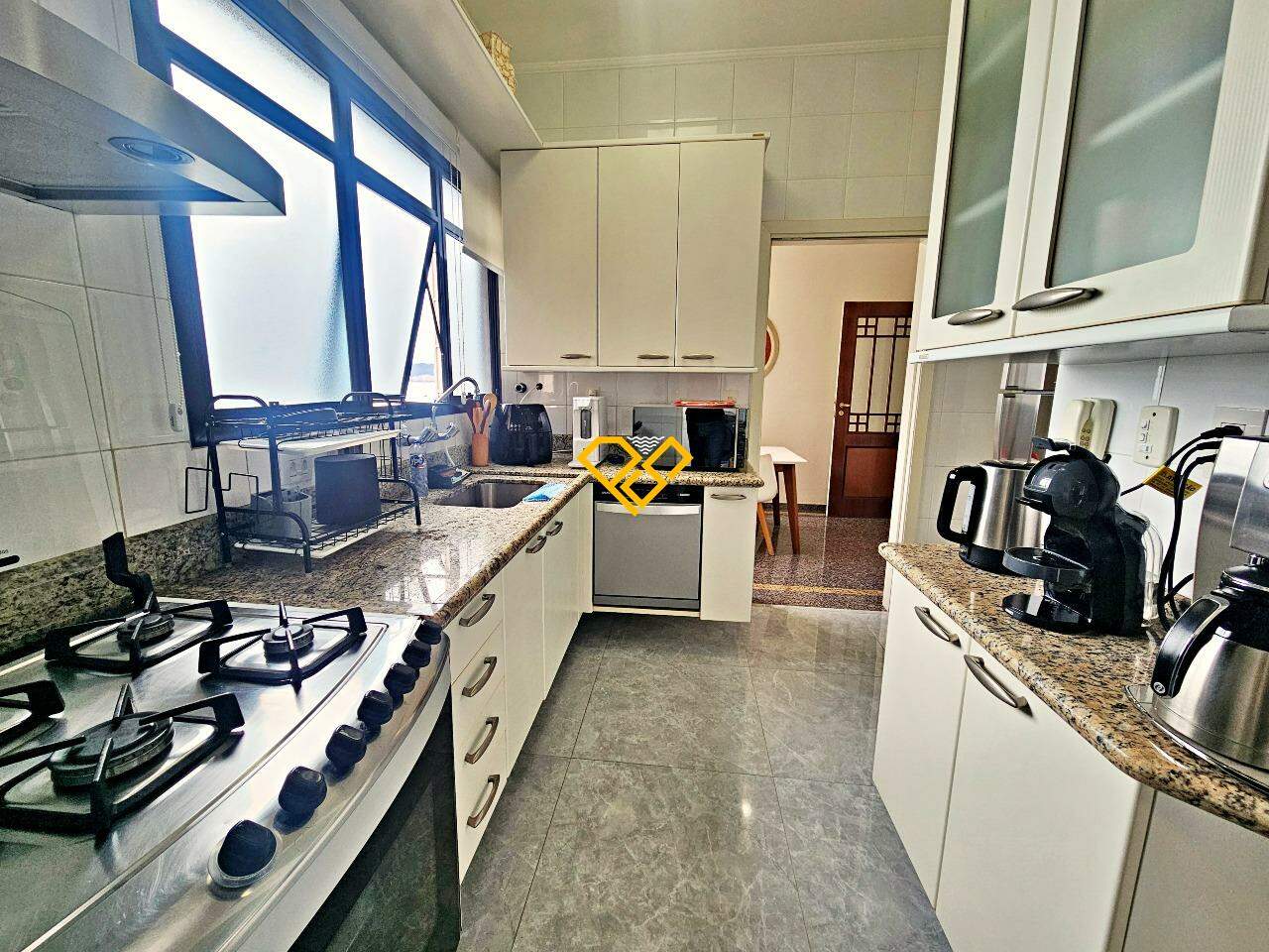 Apartamento à venda no Ponta da Praia: Cozinha