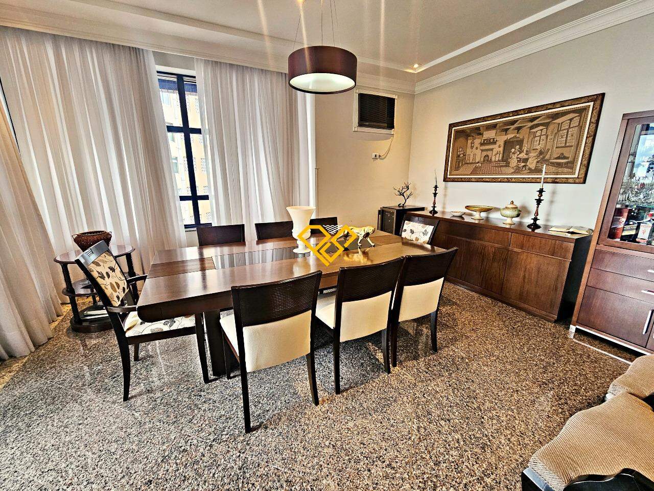 Apartamento à venda no Ponta da Praia: Sala