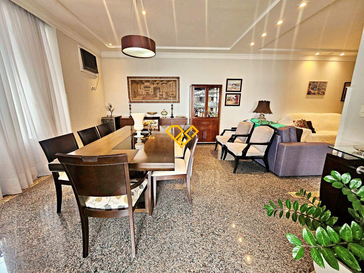 Apartamento à venda no Ponta da Praia: Sala