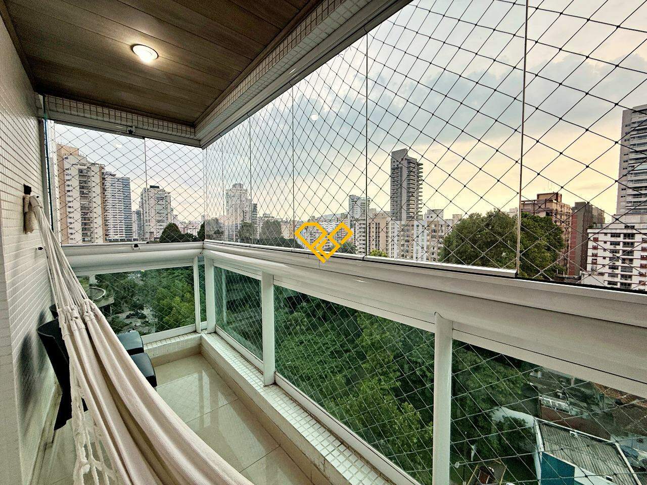 Apartamento à venda no Aparecida: Varanda Suíte 1 - master