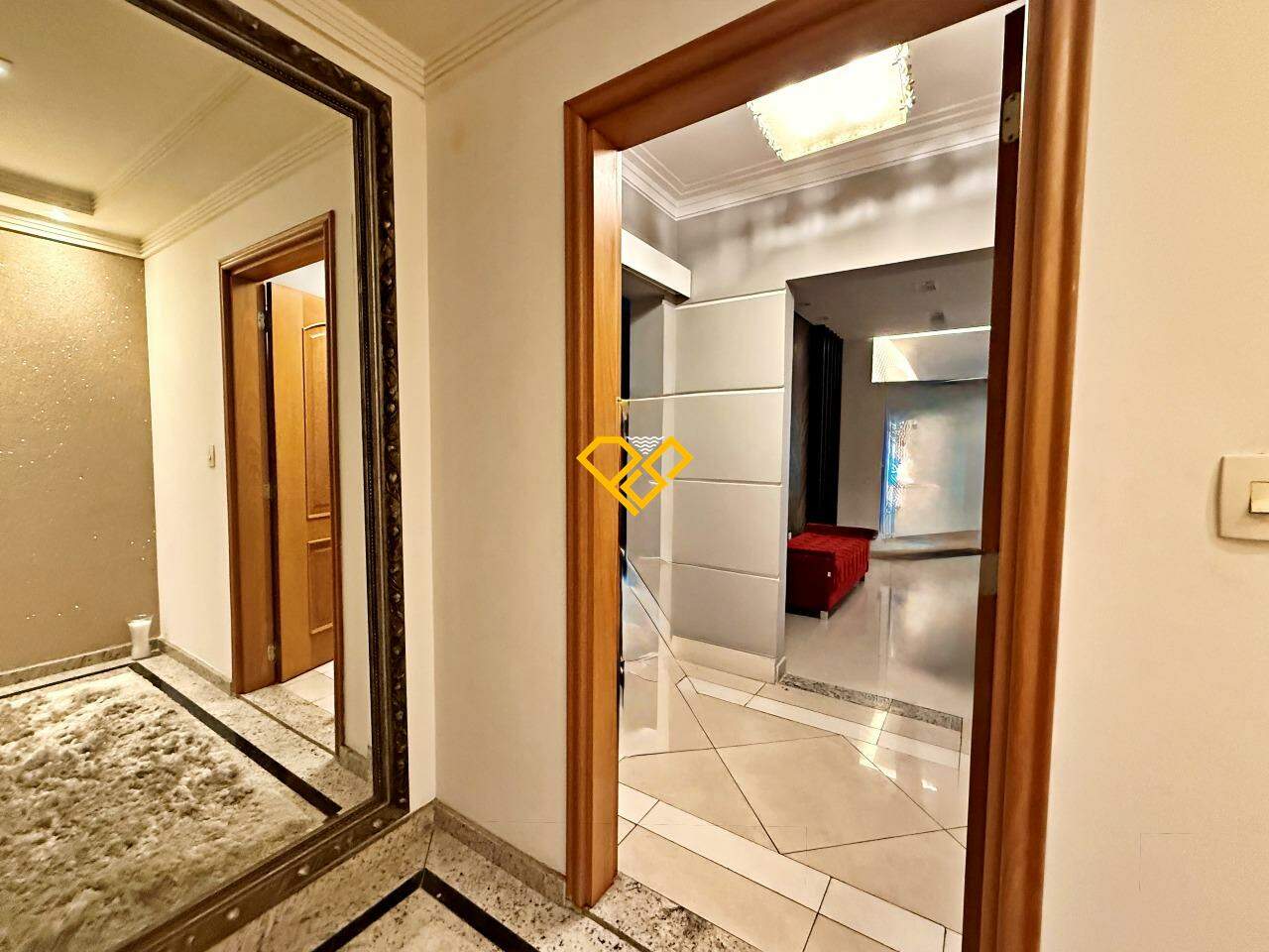 Apartamento à venda no Aparecida: Entrada privativa