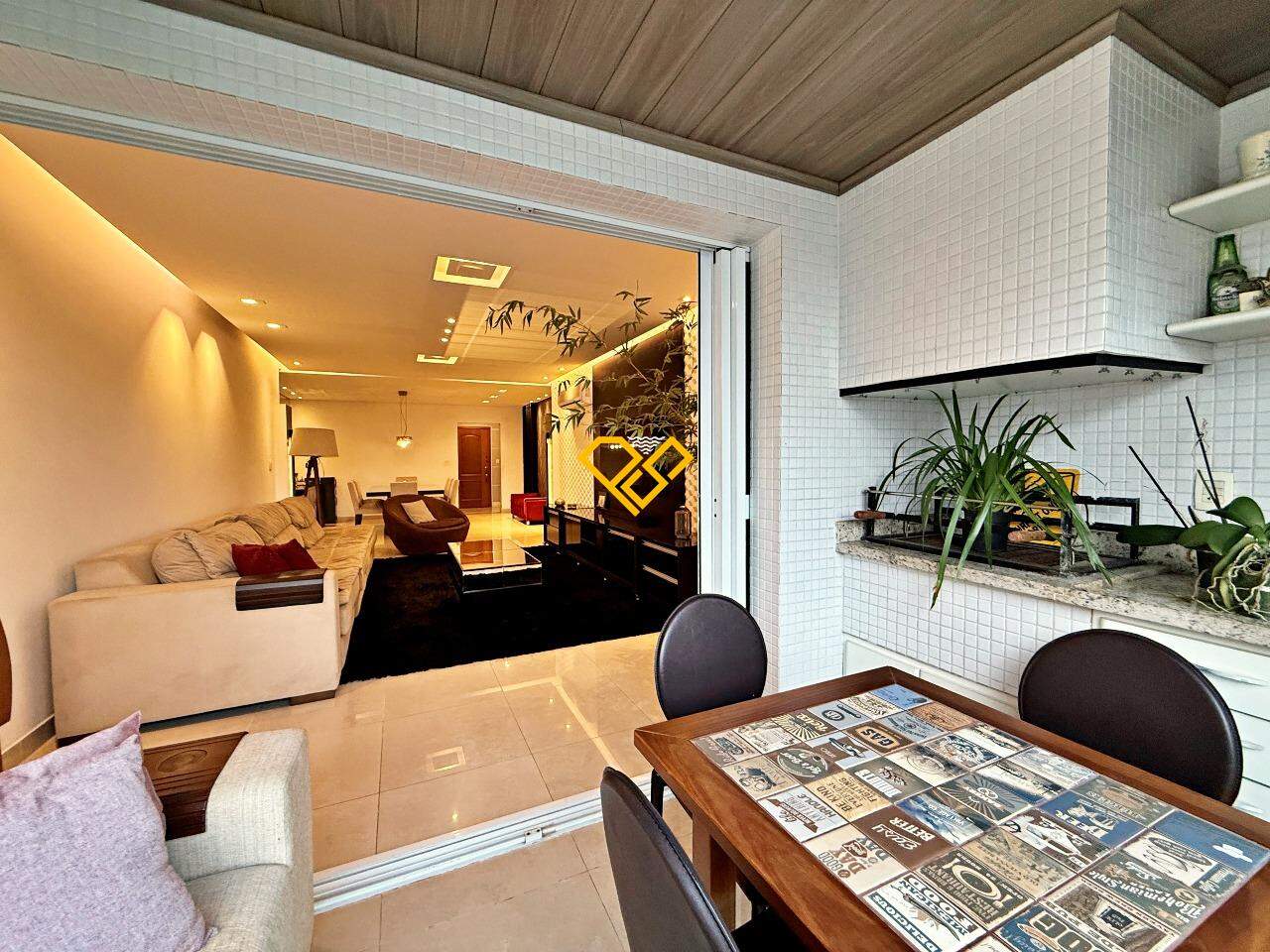 Apartamento à venda no Aparecida: Varanda com churrasqueira