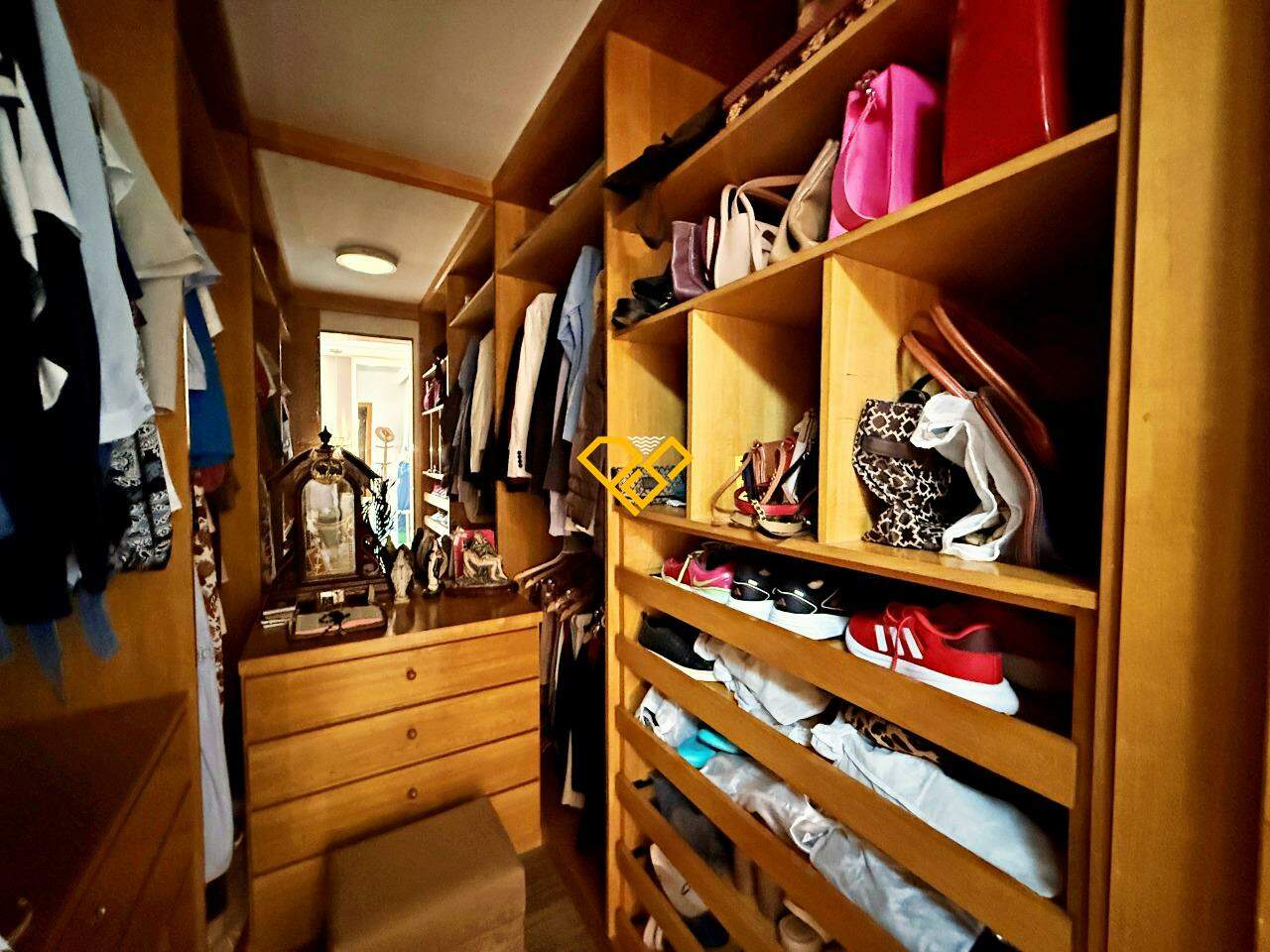 Apartamento à venda no Aparecida: Suíte 1 - master - closet