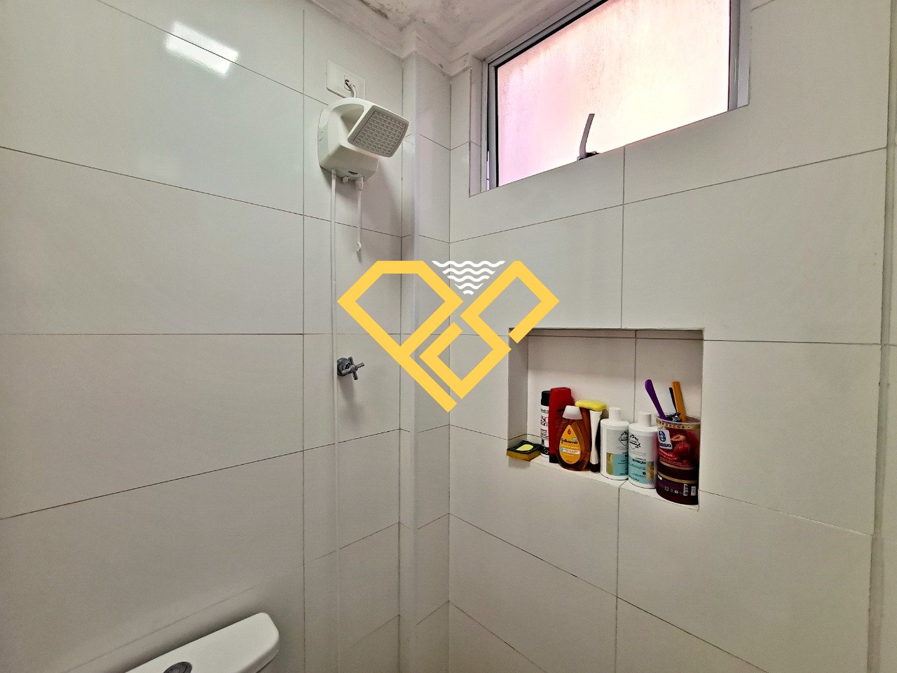 Apartamento à venda no Gonzaga: WC de serviço