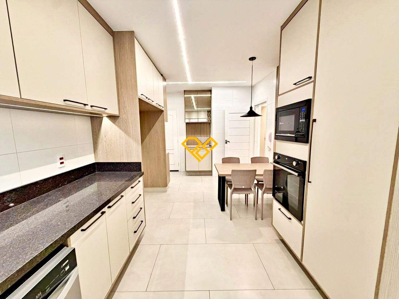 Apartamento à venda no Gonzaga: Cozinha