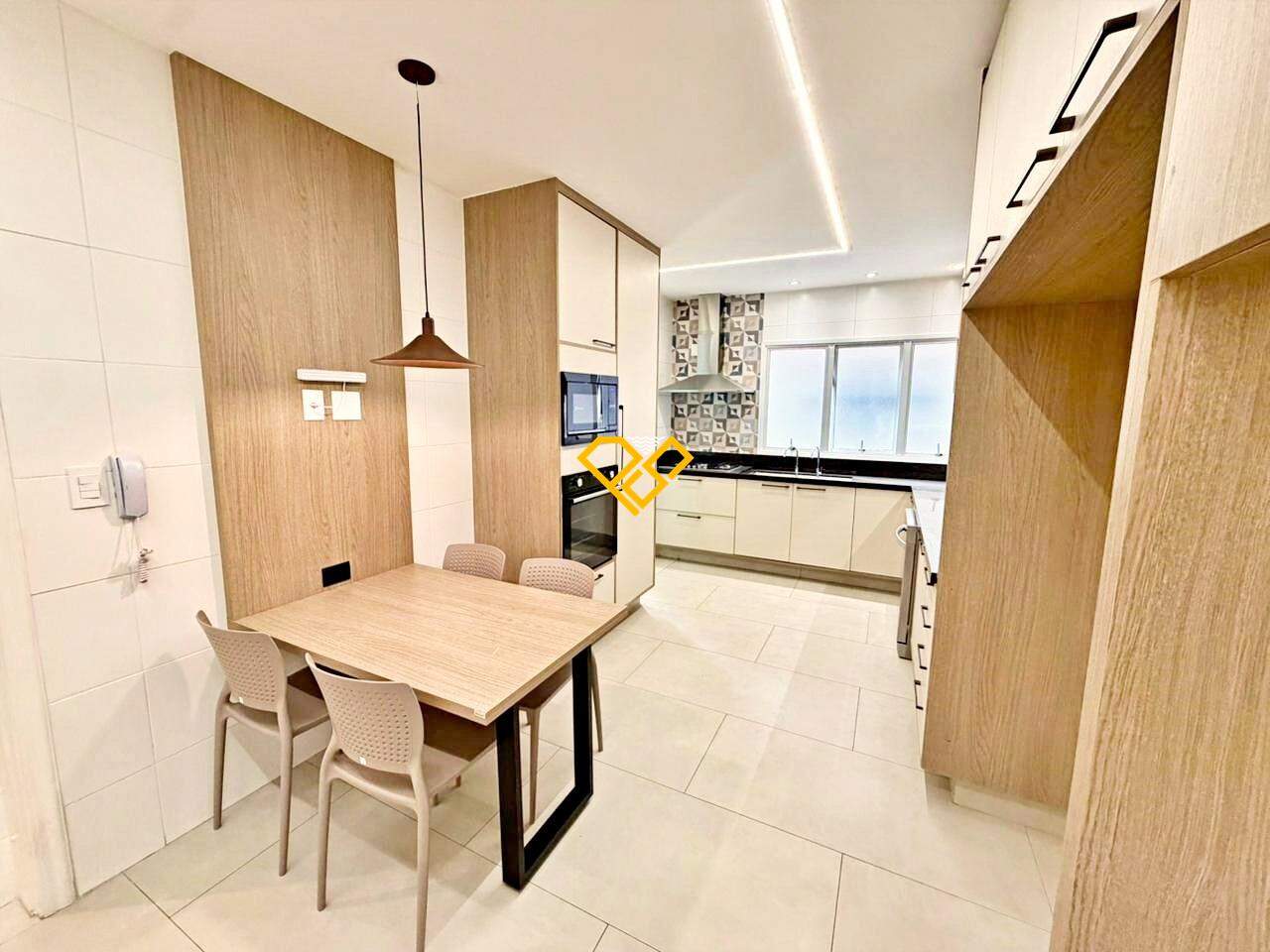 Apartamento à venda no Gonzaga: Cozinha