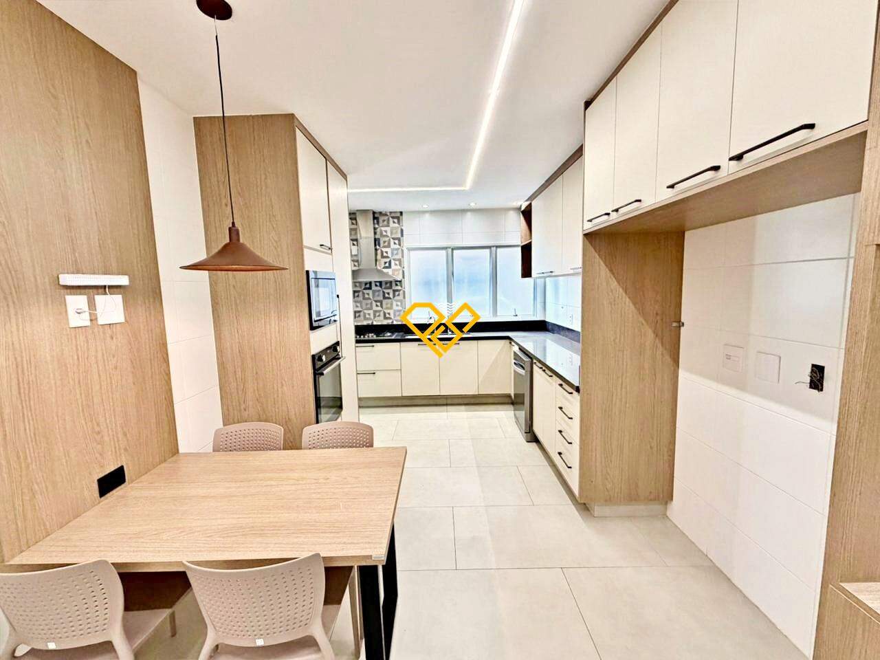 Apartamento à venda no Gonzaga: Cozinha