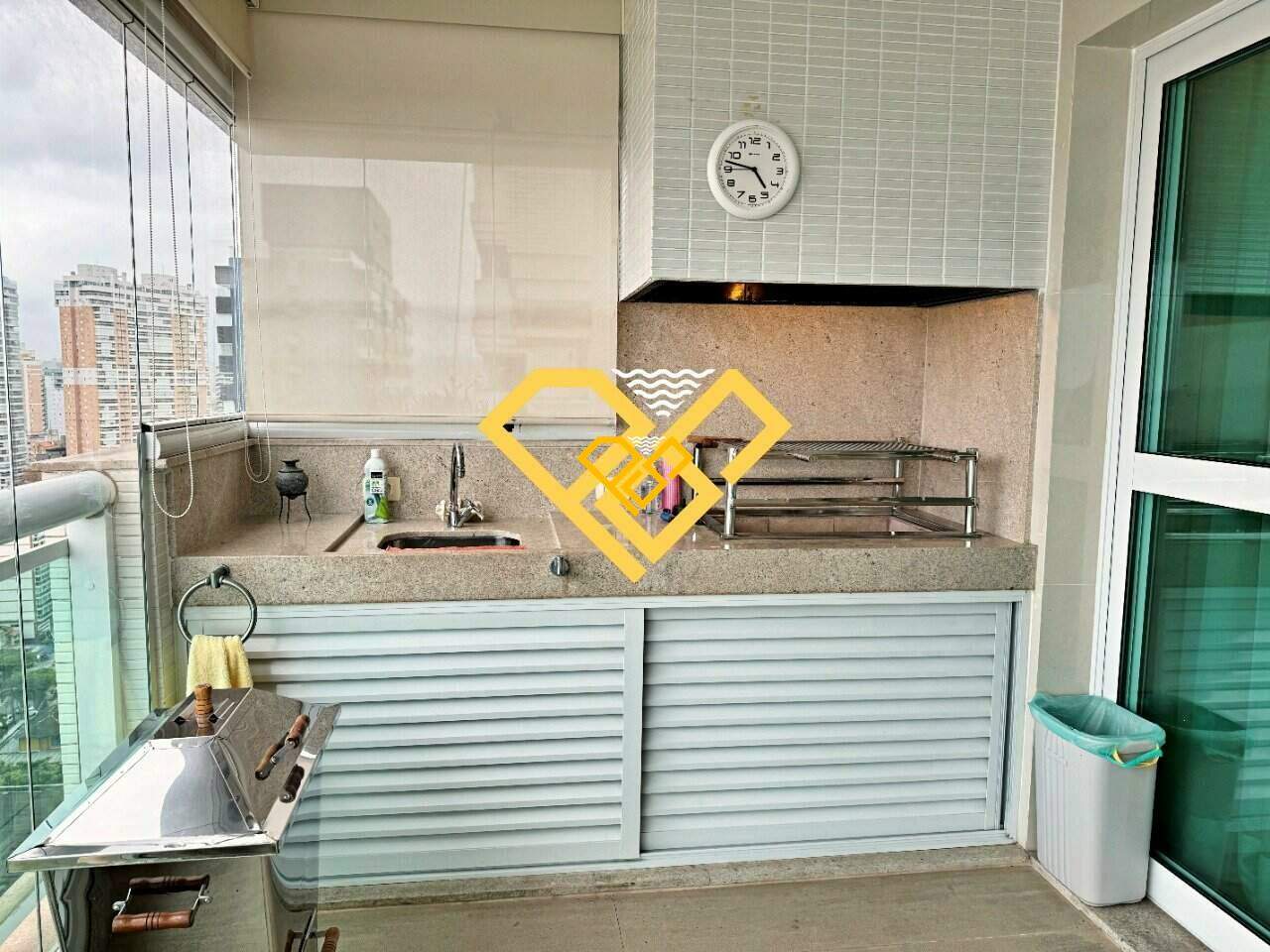 Apartamento à venda no Gonzaga: Churrasqueira