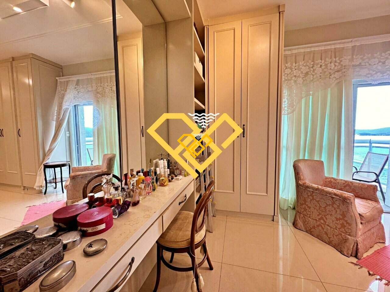 Apartamento à venda no Gonzaga: Dormitório 3 - suíte (revertida para closet)