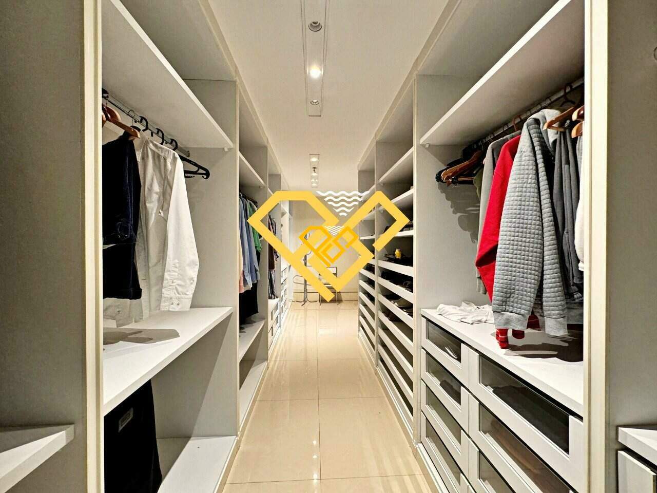 Apartamento à venda no Gonzaga: Closet suíte master
