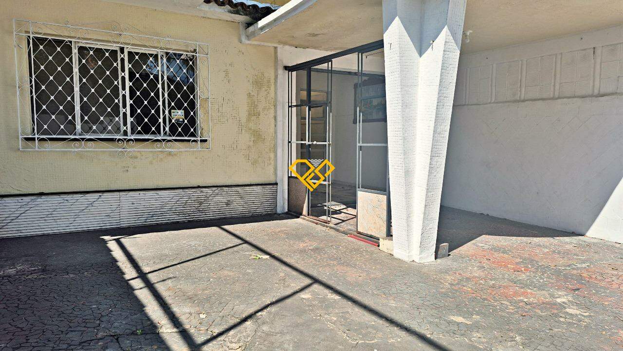 Sobrado à venda no Embaré: 