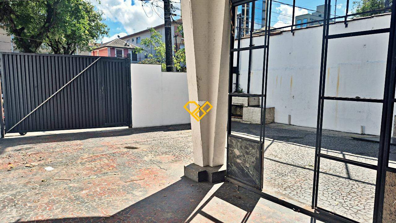 Sobrado à venda no Embaré: 