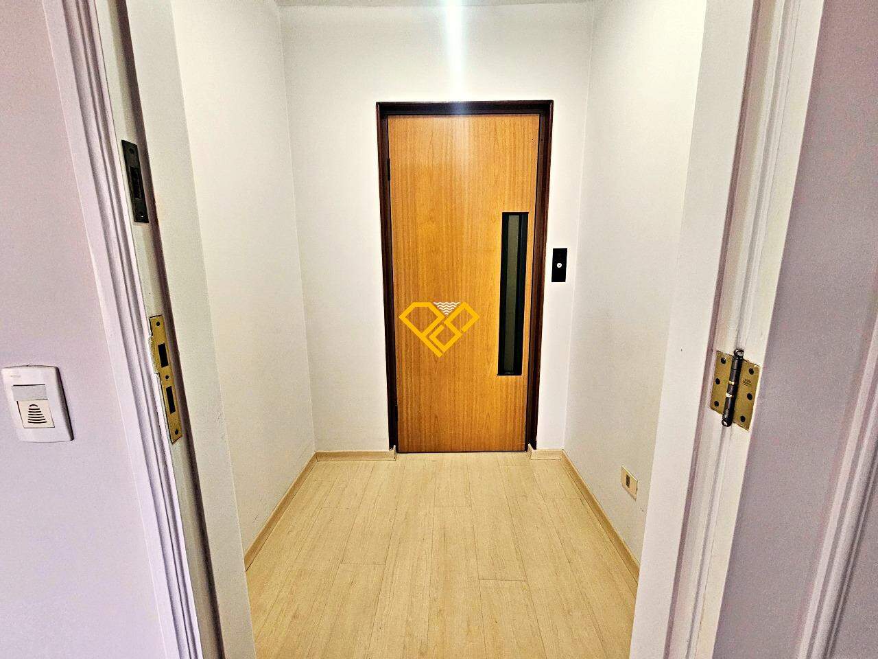 Apartamento à venda no Aparecida: Hall privativo