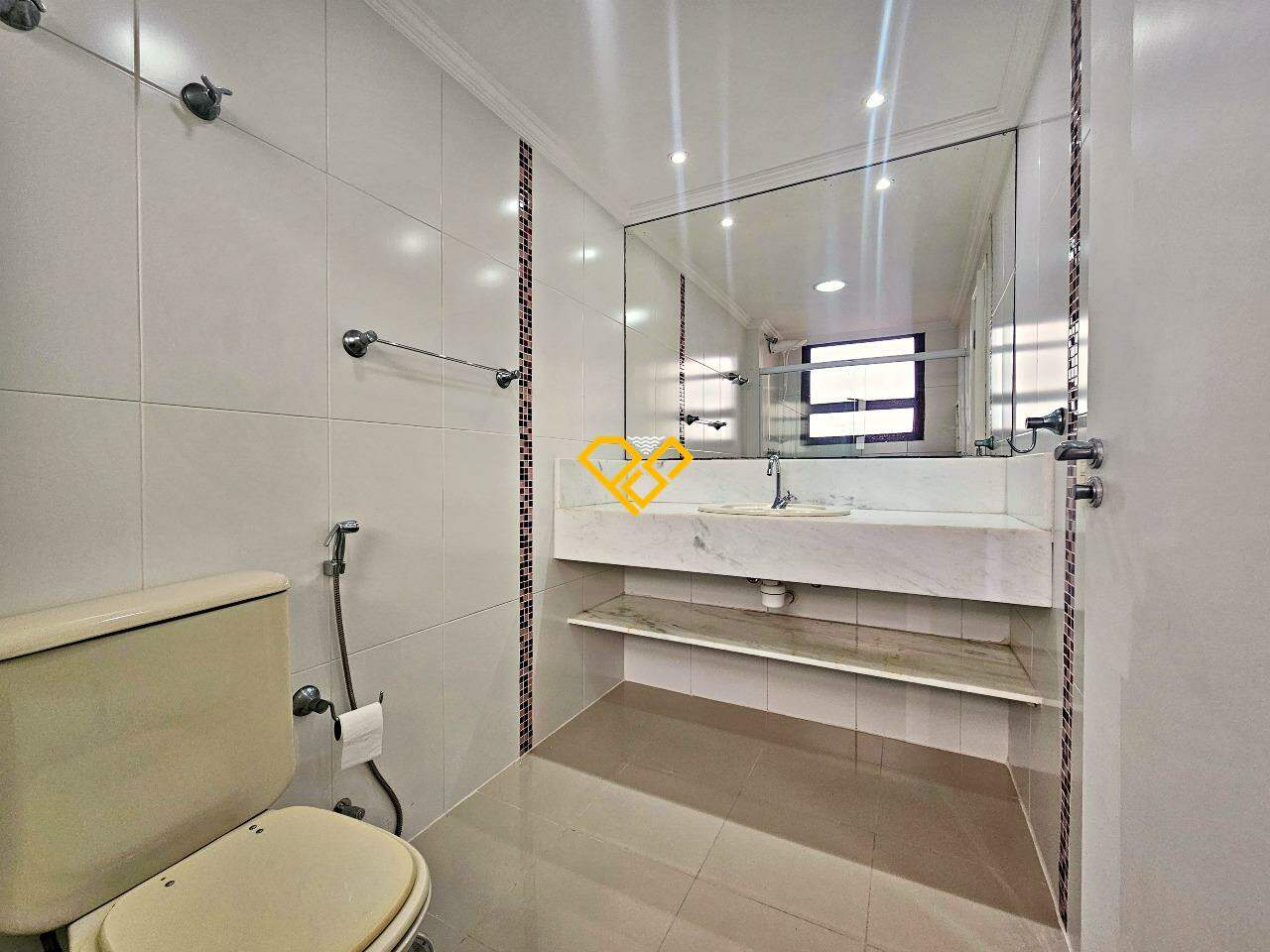 Apartamento à venda no Aparecida: Wc suíte