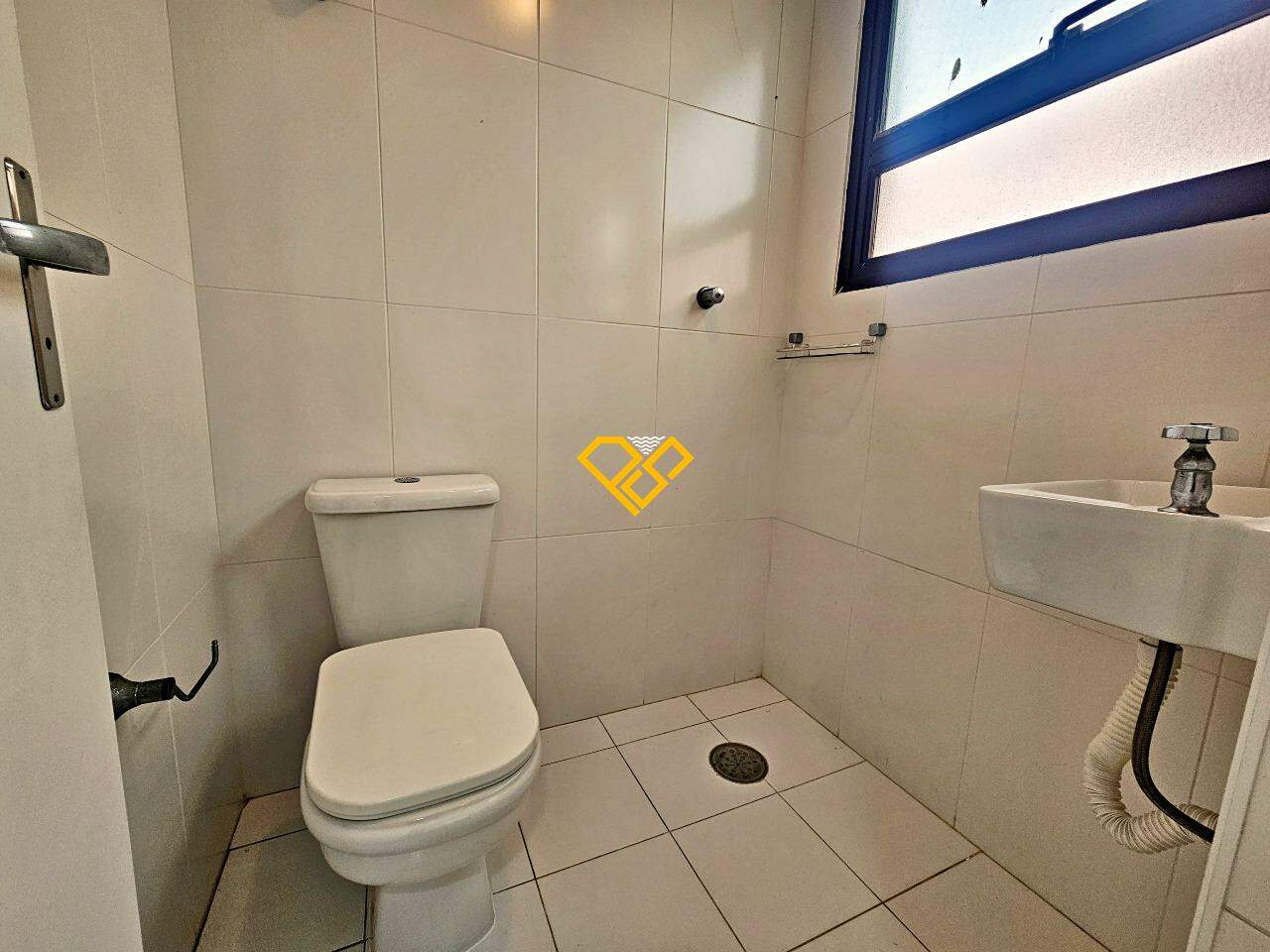 Apartamento à venda no Aparecida: Wc de serviço