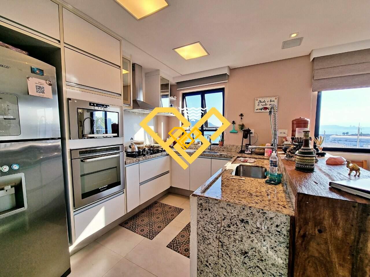 Apartamento à venda no Ponta da Praia: