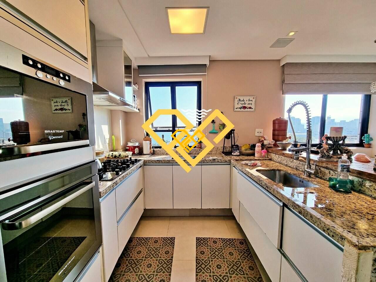 Apartamento à venda no Ponta da Praia: