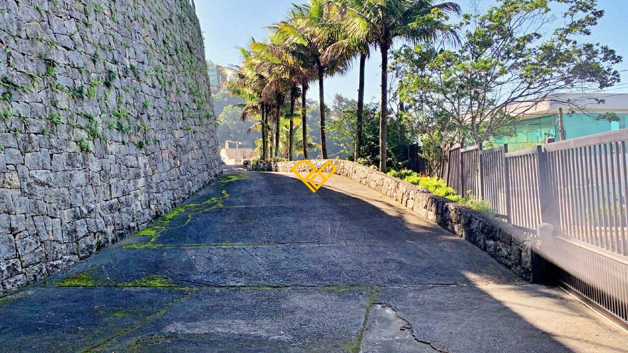 Terreno à venda no Santa Terezinha: