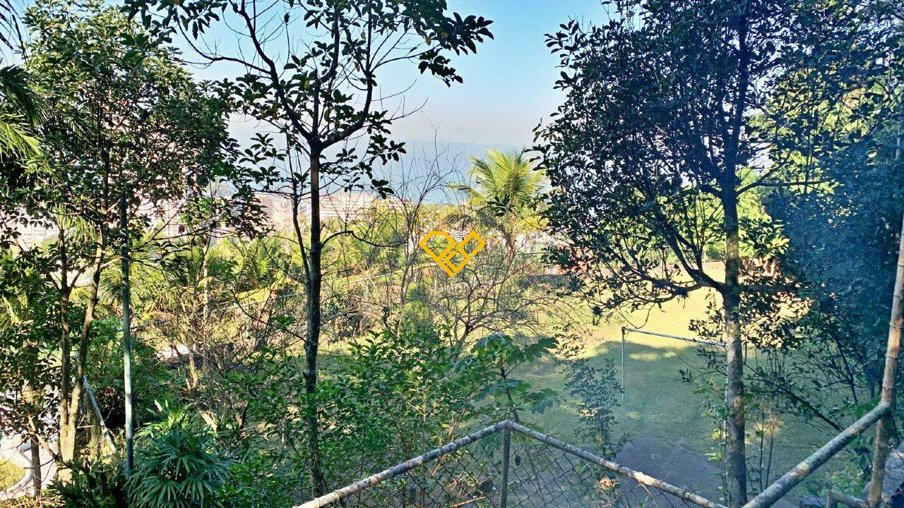 Terreno à venda no Santa Terezinha:
