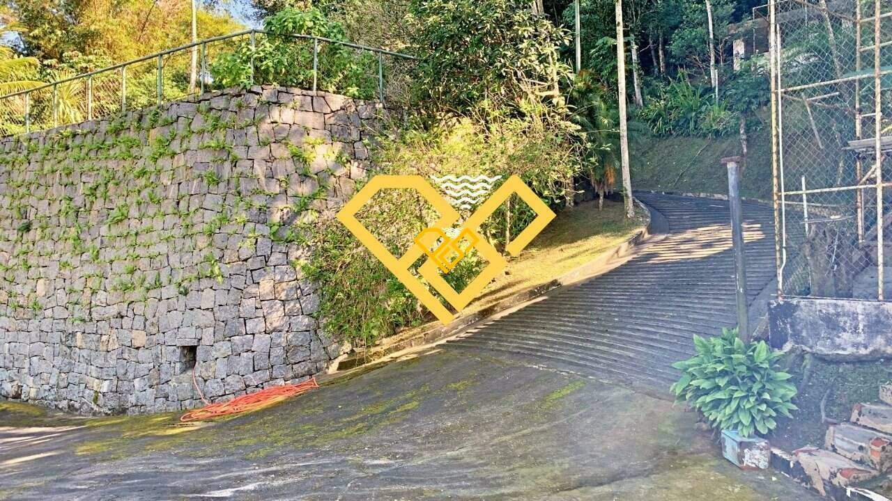 Terreno à venda no Santa Terezinha: 