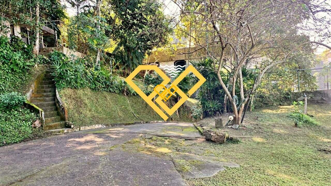 Terreno à venda no Santa Terezinha: 