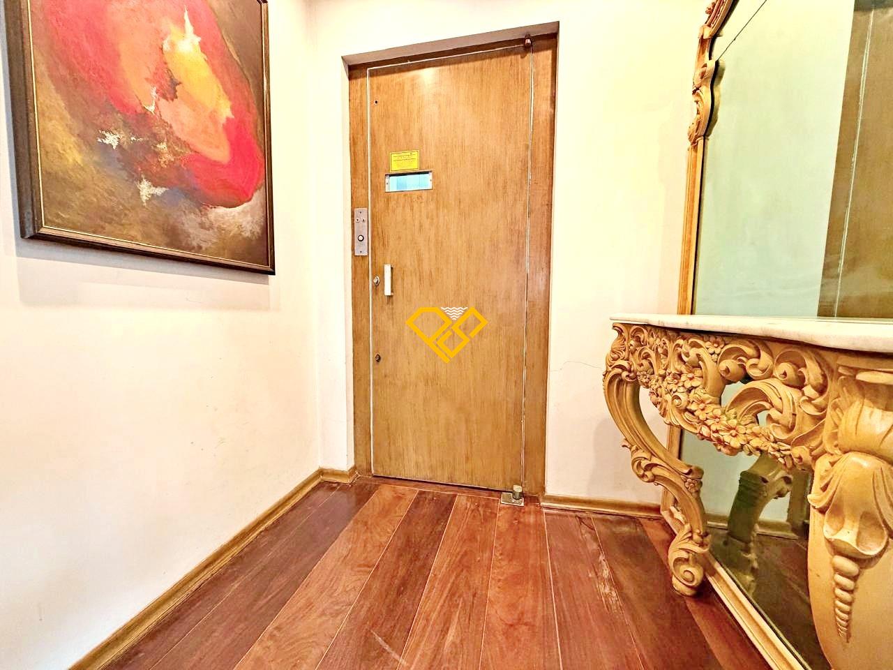 Apartamento à venda no Gonzaga: Hall privativo