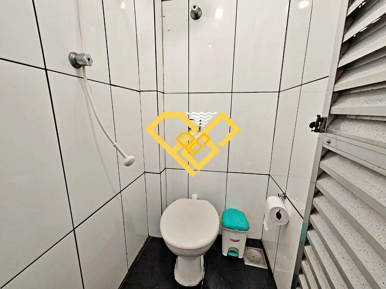 Apartamento à venda no Gonzaga: Wc de serviço
