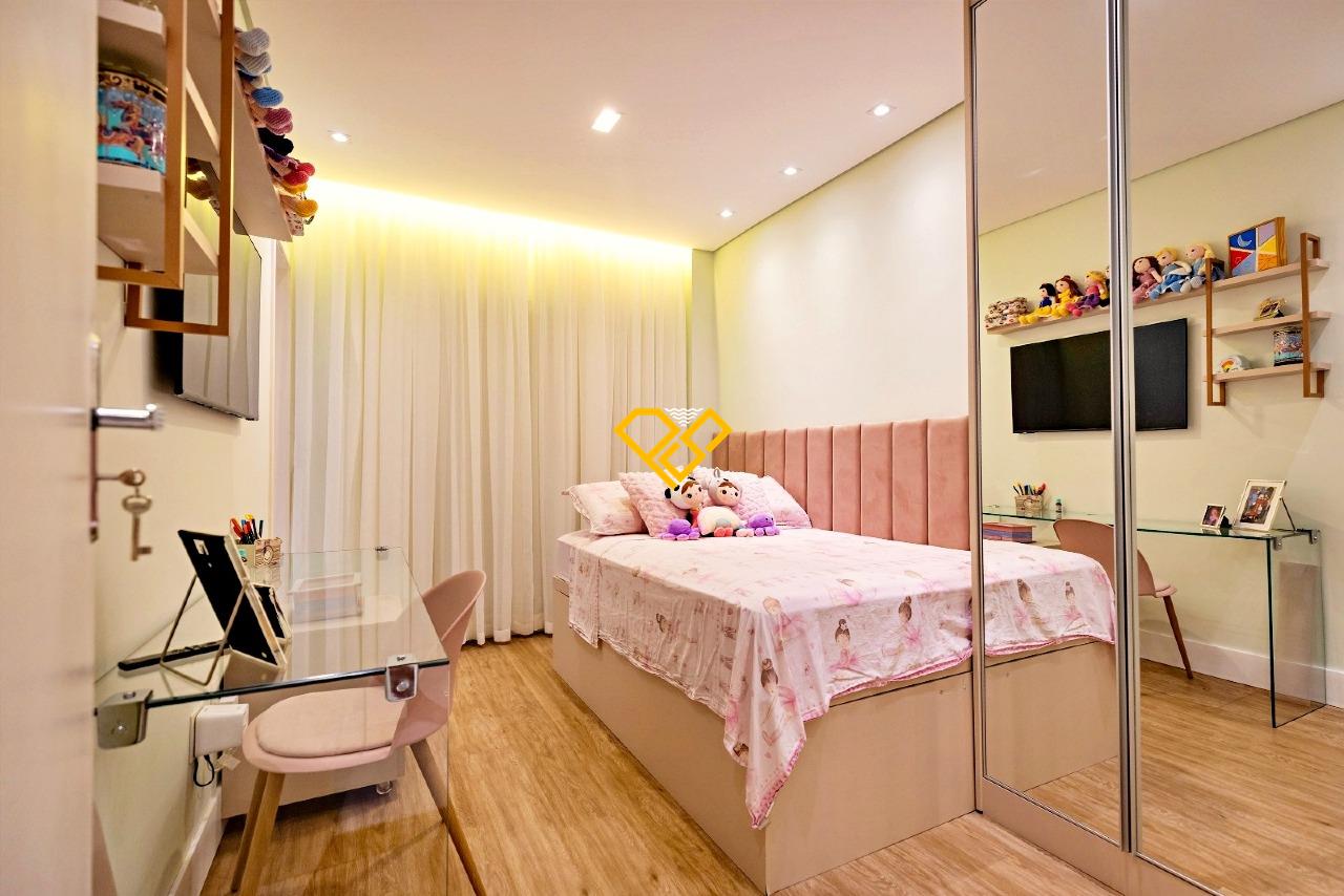 Sobrado à venda no Embaré: Suíte 2