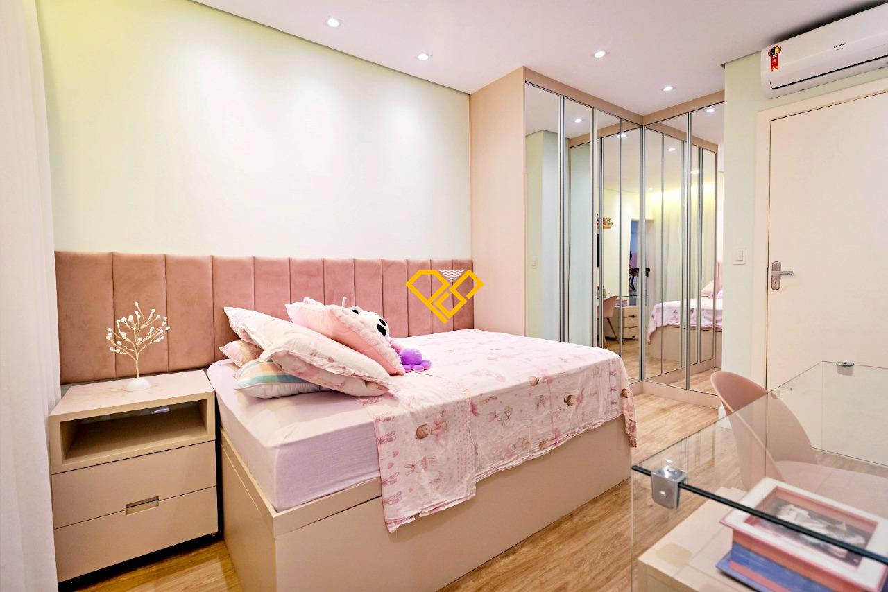 Sobrado à venda no Embaré: Suíte 2