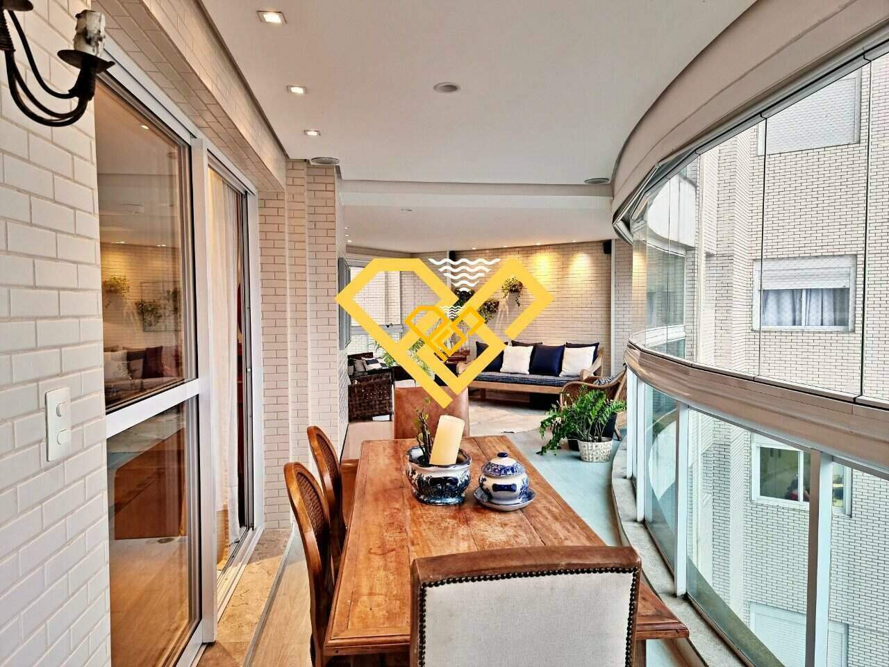 Apartamento à venda no Embaré: Varanda Gourmet