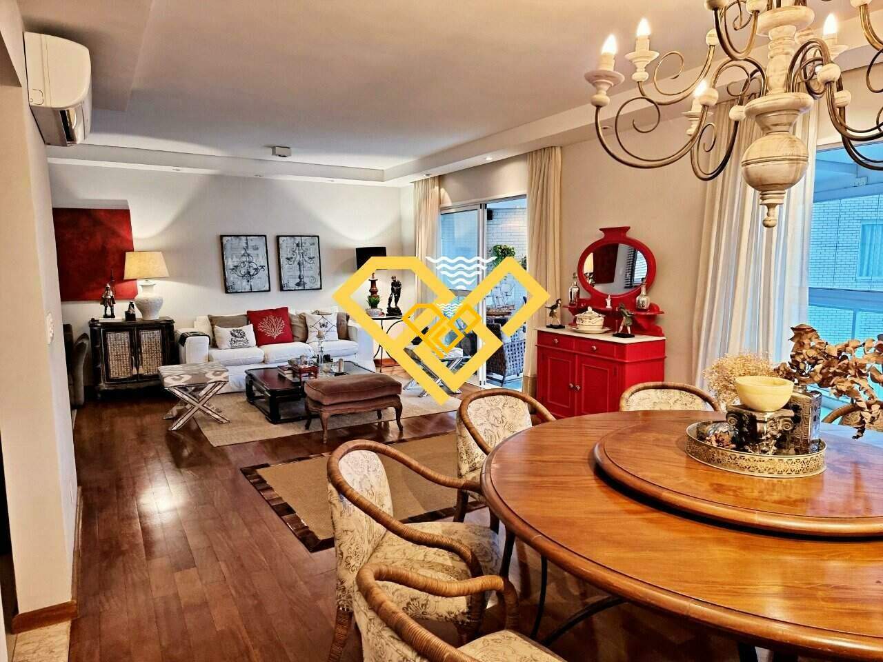 Apartamento à venda no Embaré: Sala de Jantar