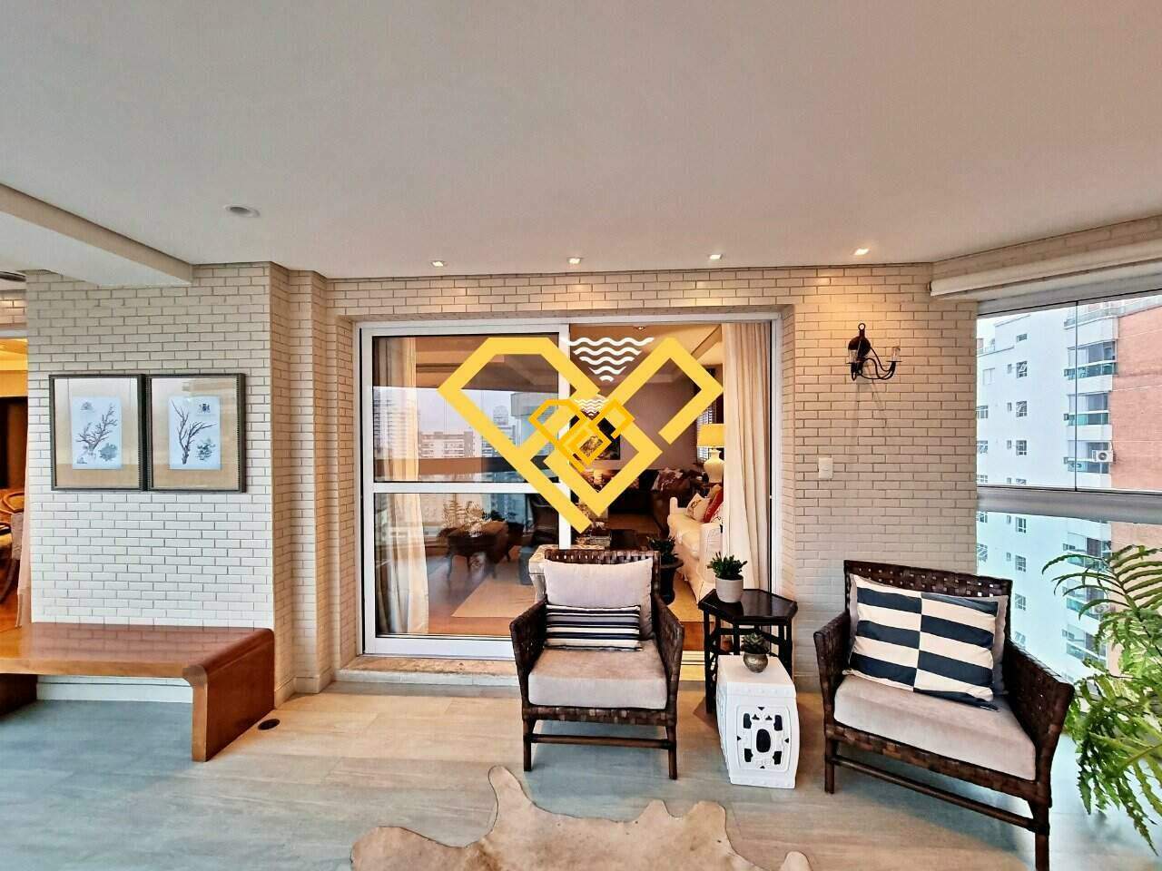 Apartamento à venda no Embaré: Varanda