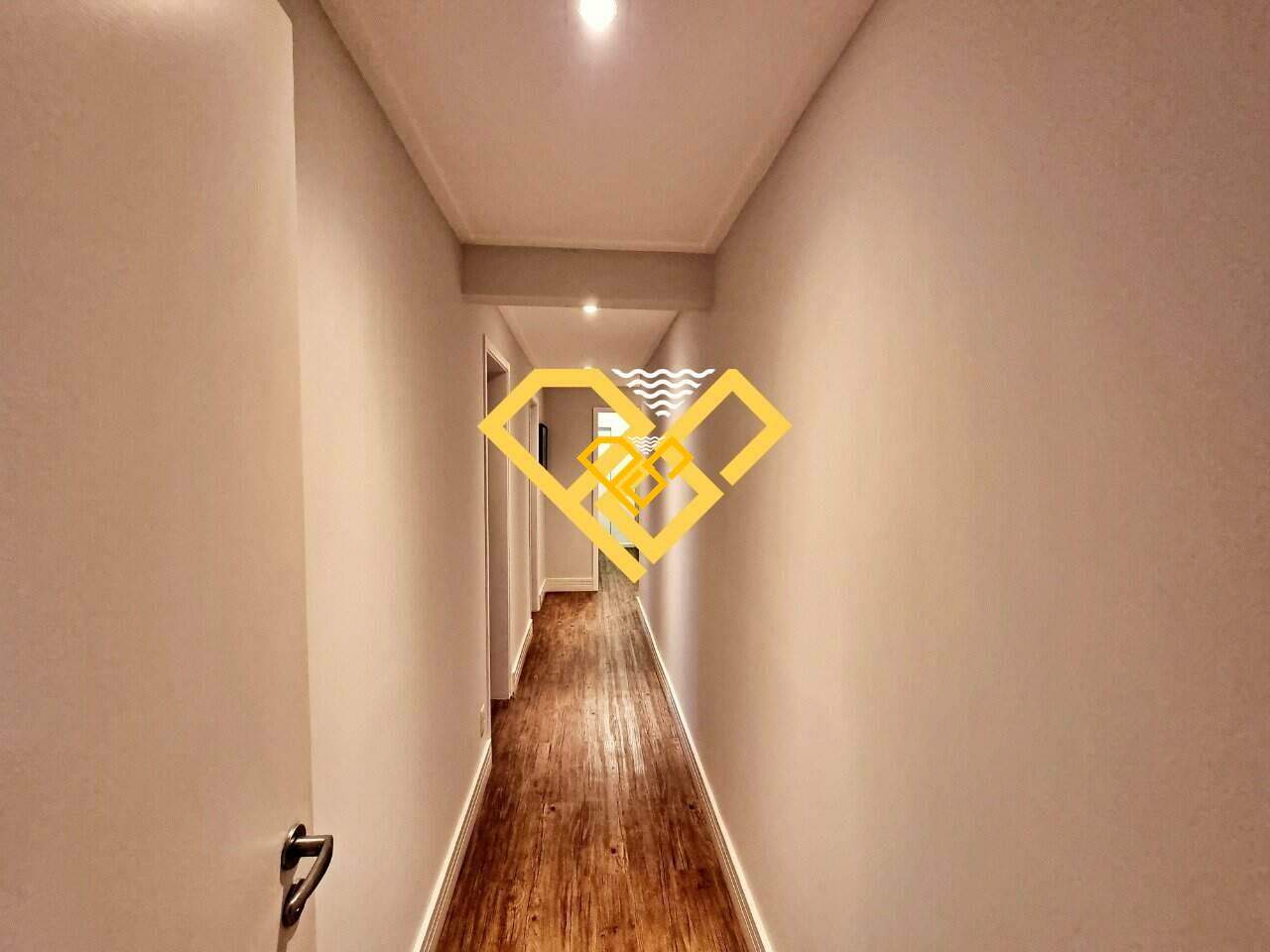 Apartamento à venda no Embaré: Corredor