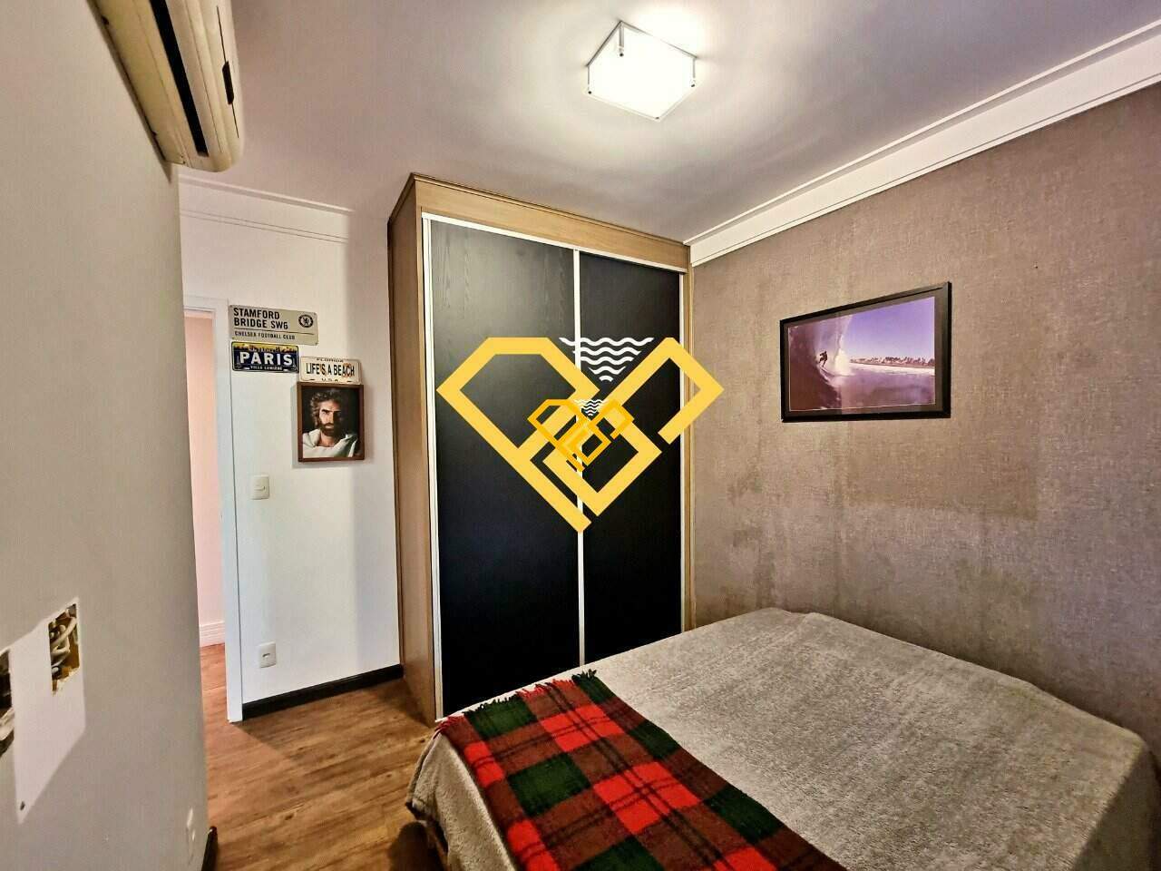 Apartamento à venda no Embaré: Suite 01