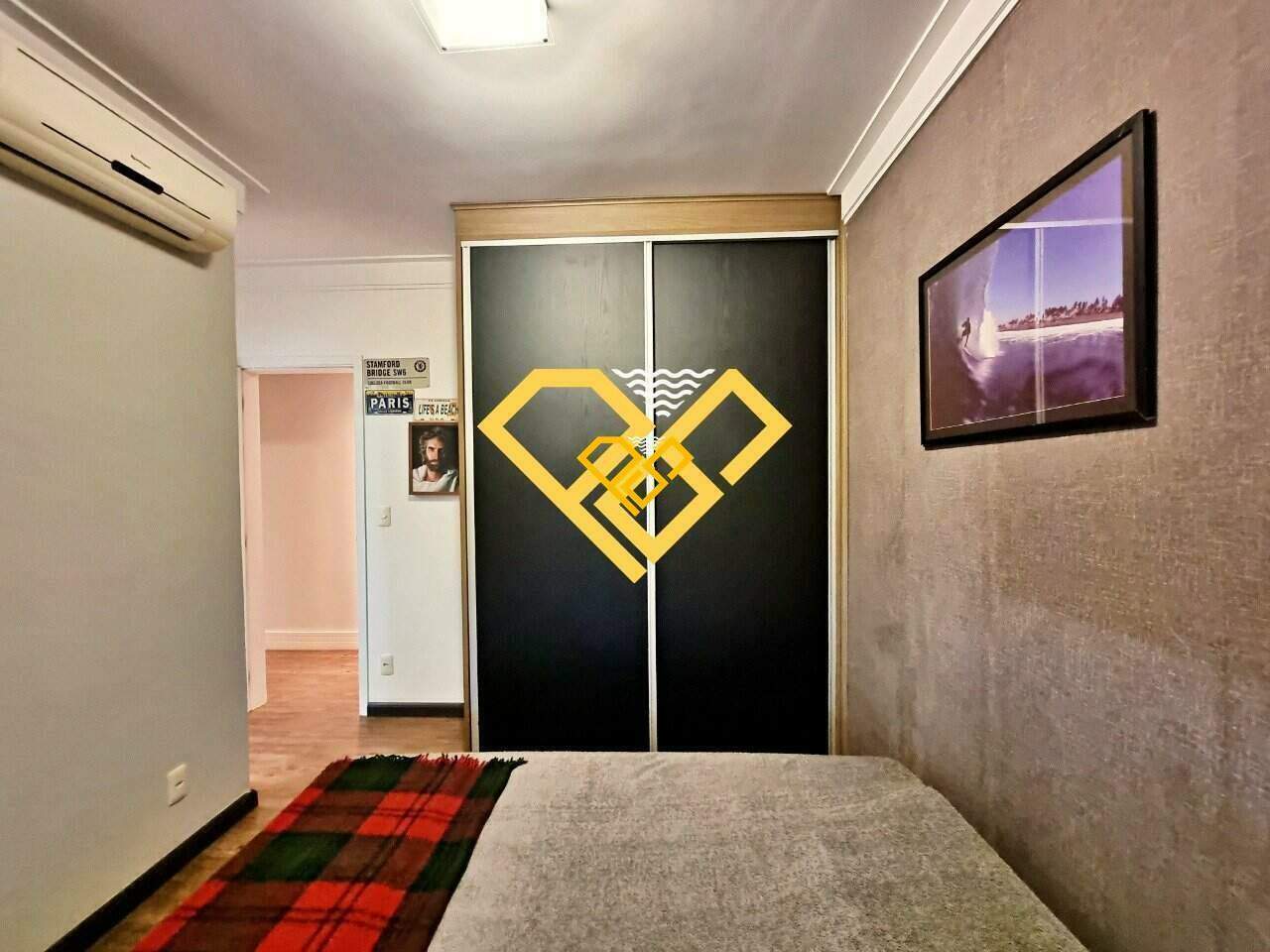 Apartamento à venda no Embaré: Suíte 01