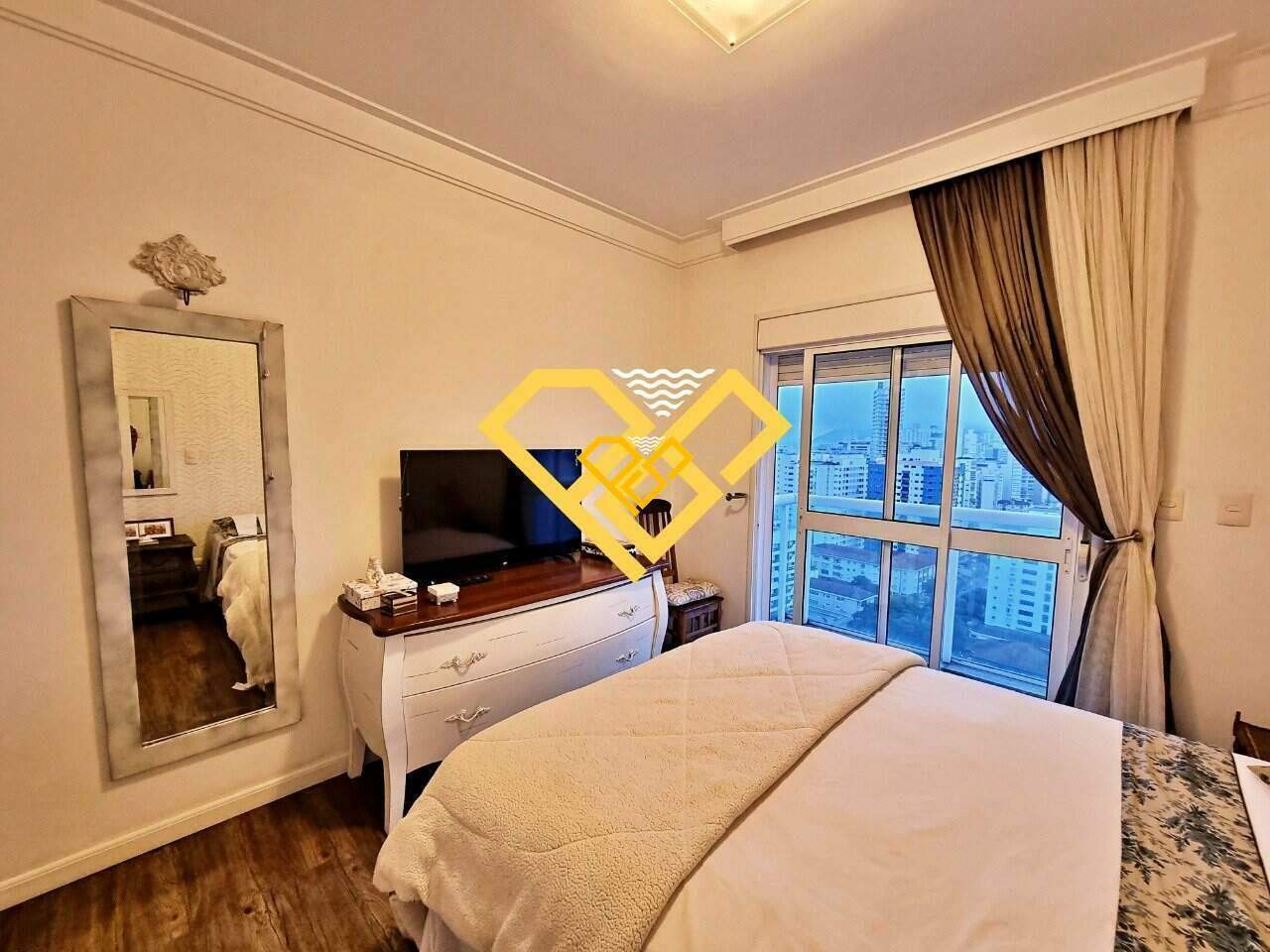 Apartamento à venda no Embaré: Suíte Master