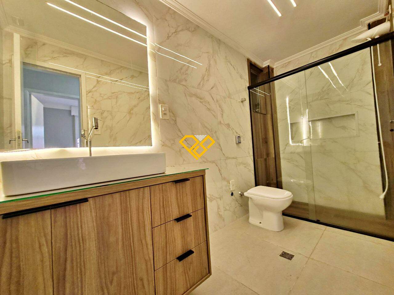 Apartamento à venda no Pompéia: Wc social