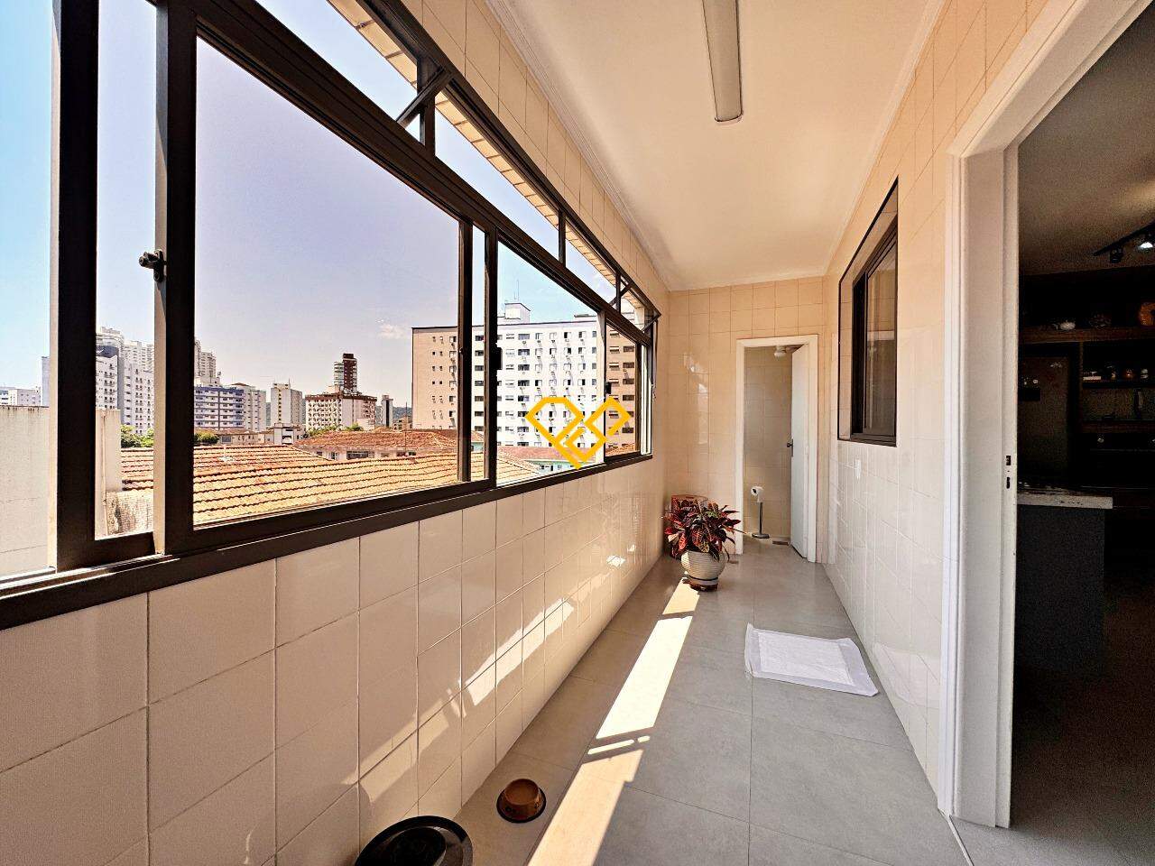 Apartamento à venda no Ponta da Praia: Área de serviço