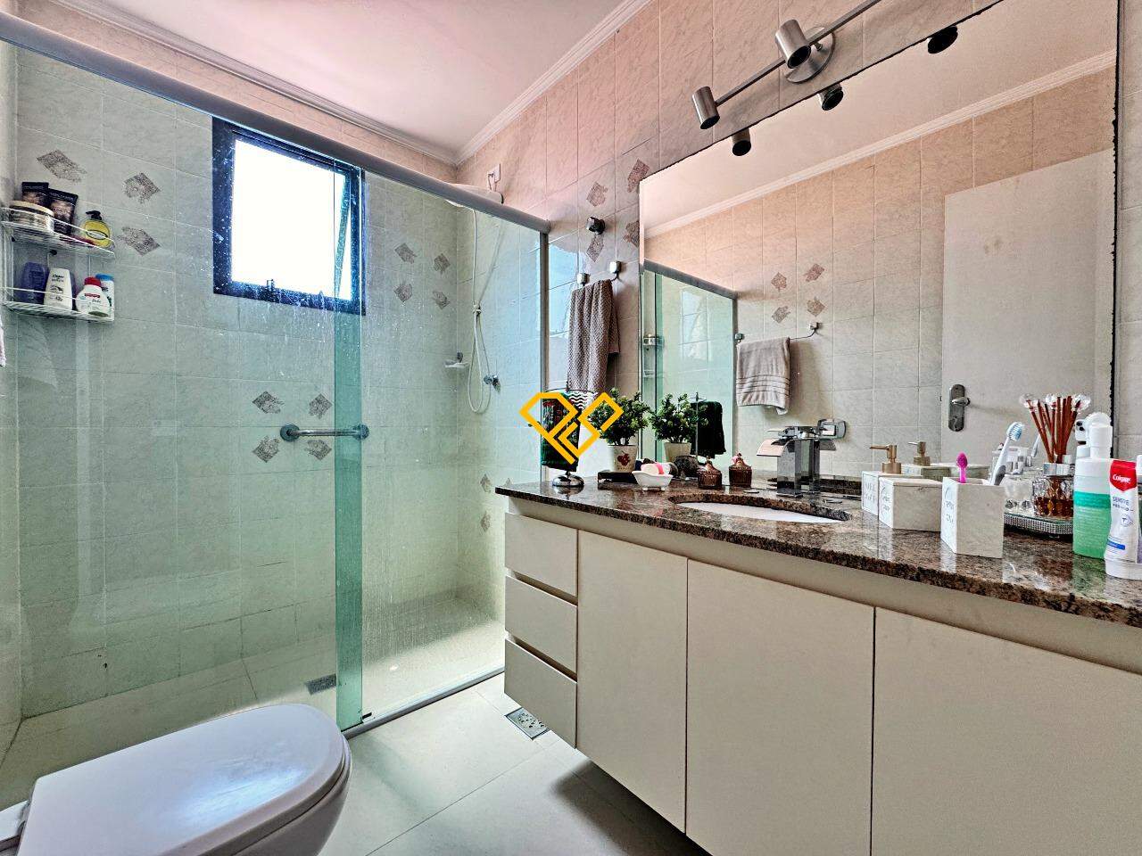 Apartamento à venda no Ponta da Praia: Wc social