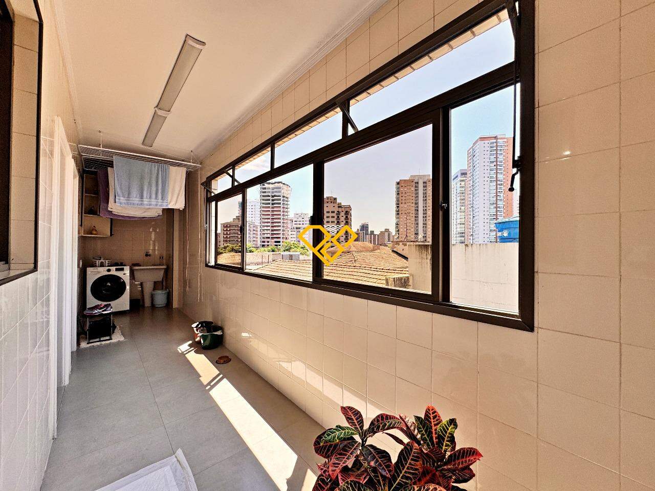 Apartamento à venda no Ponta da Praia: Área de serviço