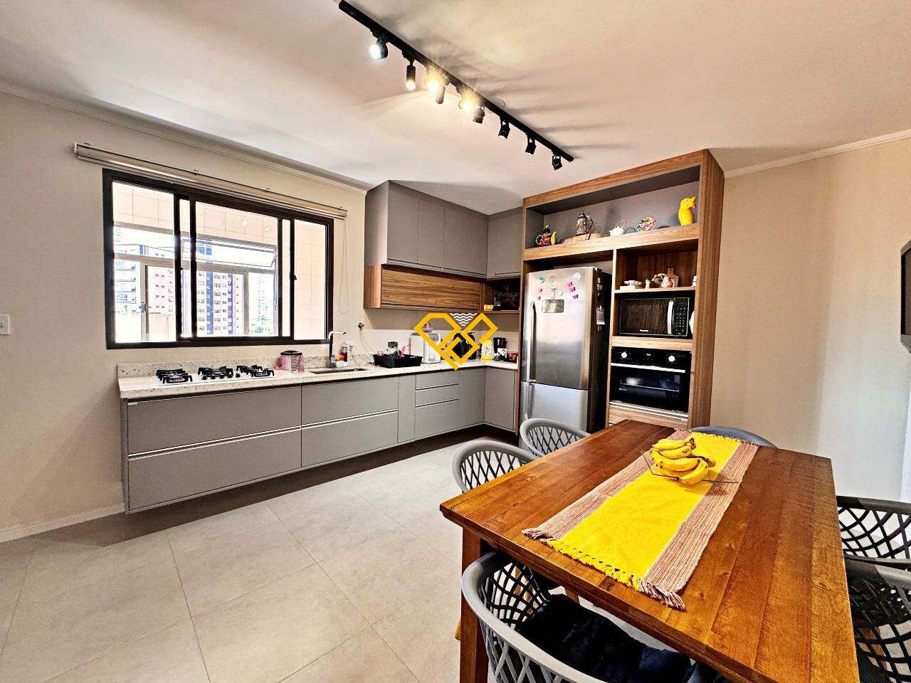 Apartamento à venda no Ponta da Praia: Cozinha