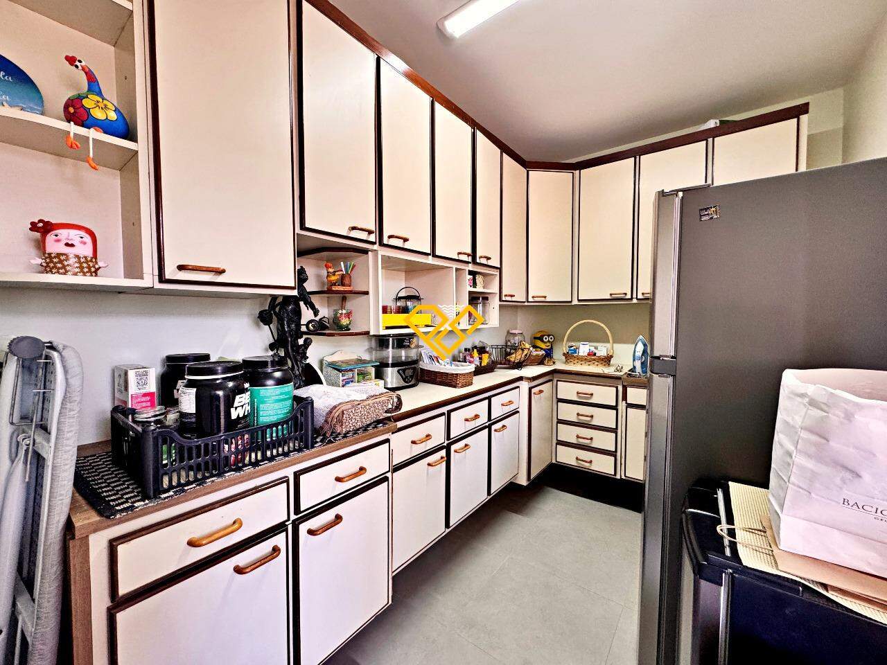 Apartamento à venda no Ponta da Praia: Dependência