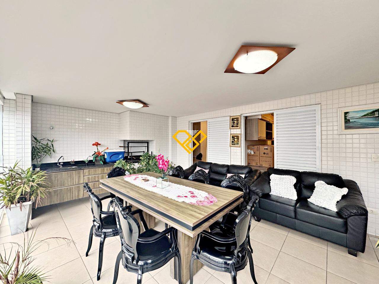 Apartamento à venda no Embaré: Varanda