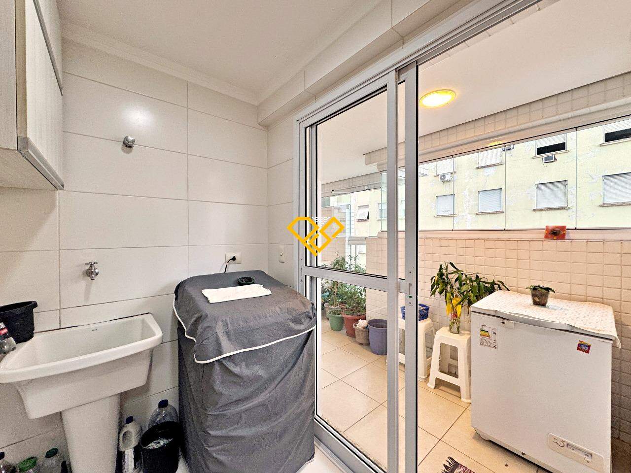 Apartamento à venda no Embaré: Área de serviço